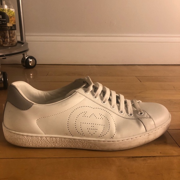 GUCCI
Men's Ace sneaker with Interlocking G USED size 7 - Picture 6 of 14